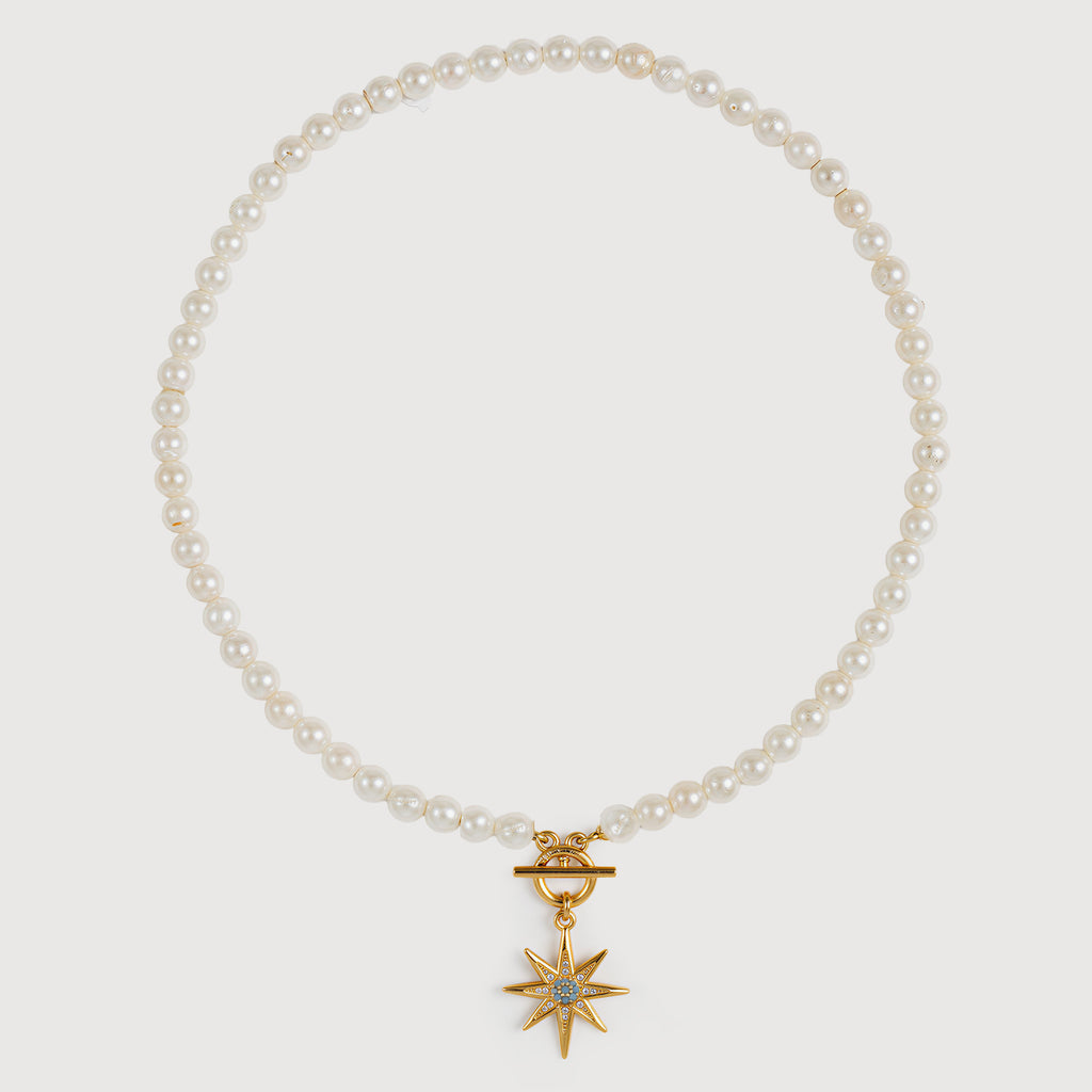 Elegante Collar de Perlas con Dije de Estrella