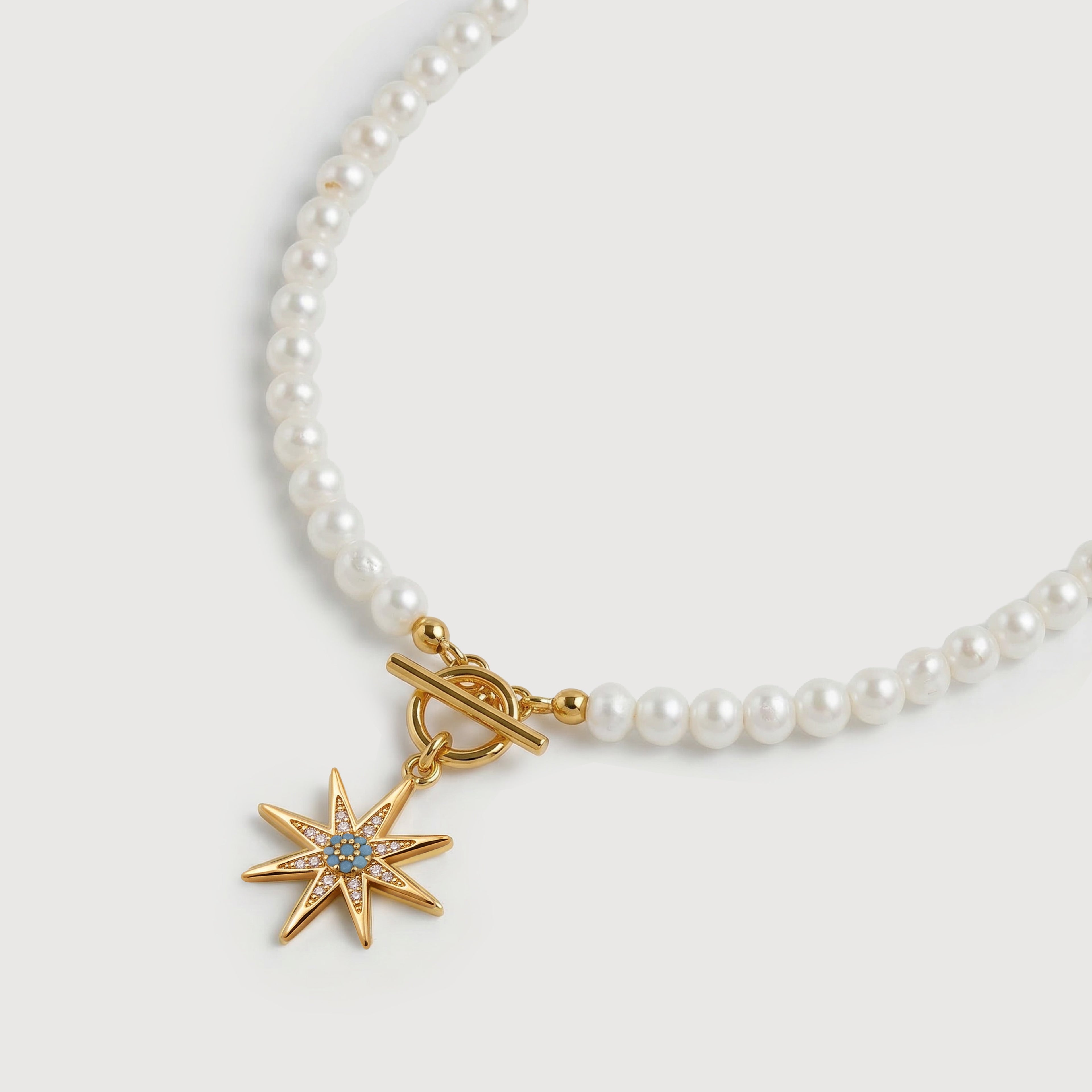 Elegant Star Charm Pearl Necklace