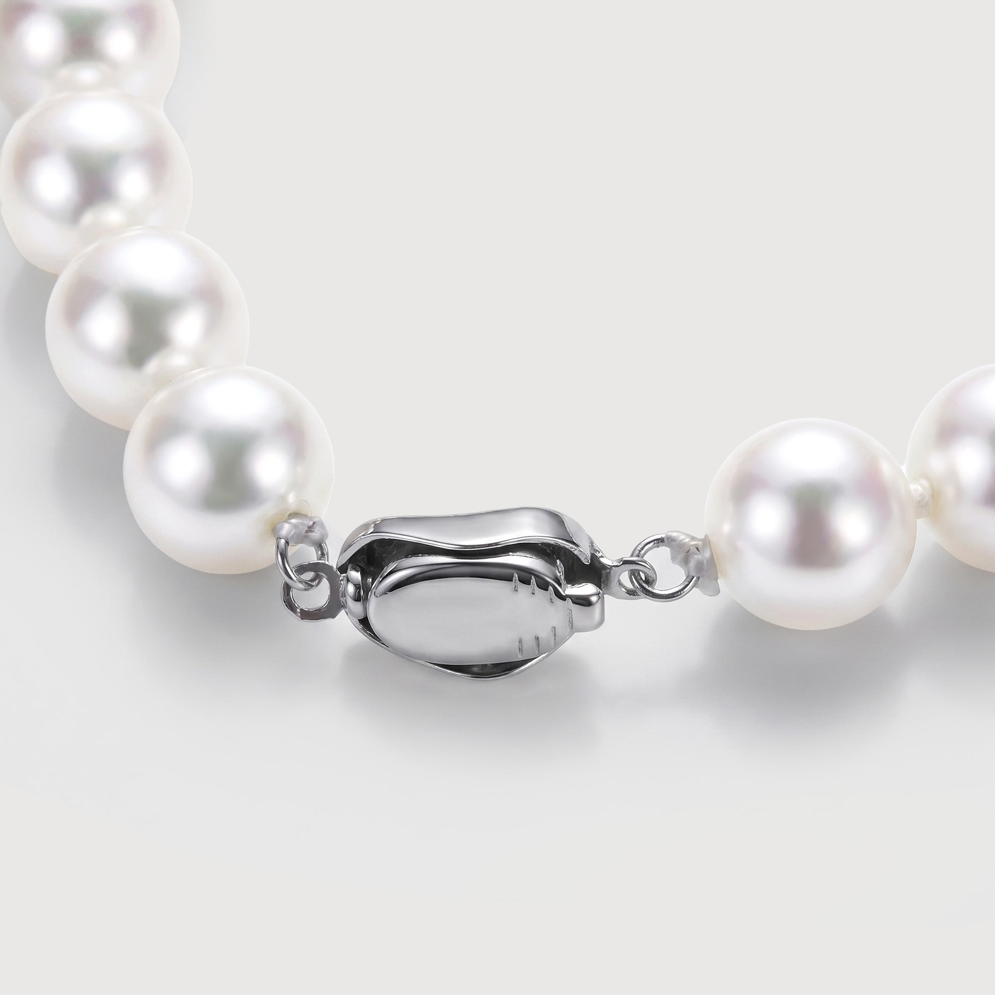 Classic Pearl Necklace