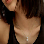 Elegante collar colgante de circonitas con corte de pera