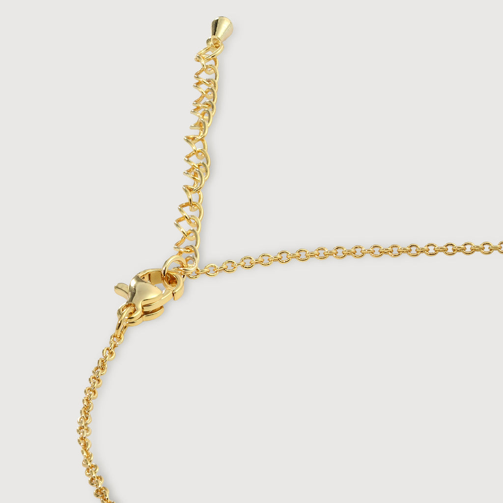 Elegante collar con colgante de lágrima de oro