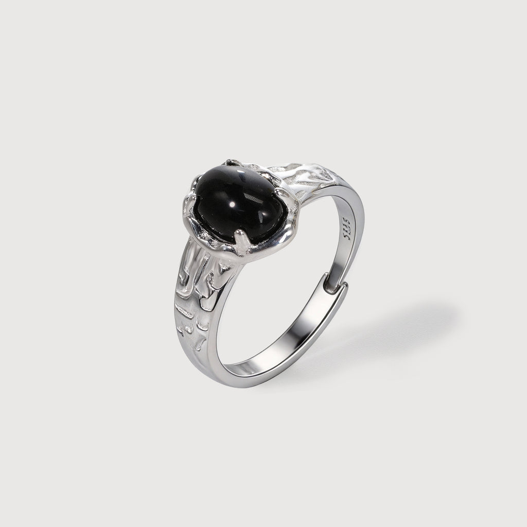 Elegante Anillo de Plata con Ónix Negro