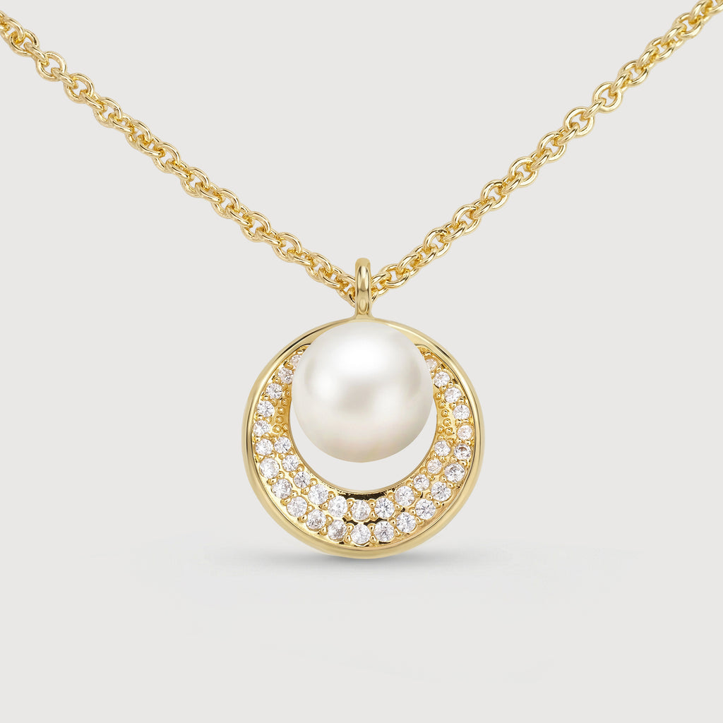 Elegante collar de perlas con halo y gota