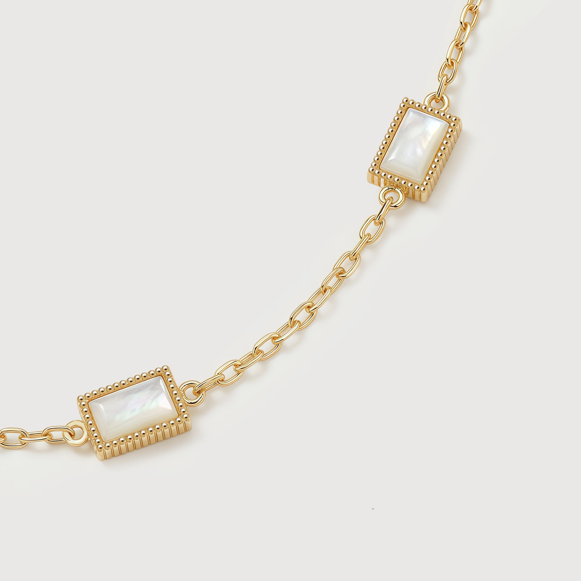 Pulsera de oro de estación de concha