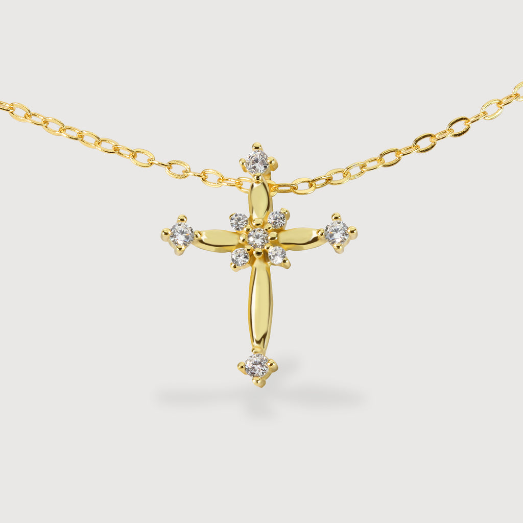 Elegante Collar de Zirconia con Cruz