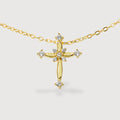 Elegante Collar de Zirconia con Cruz