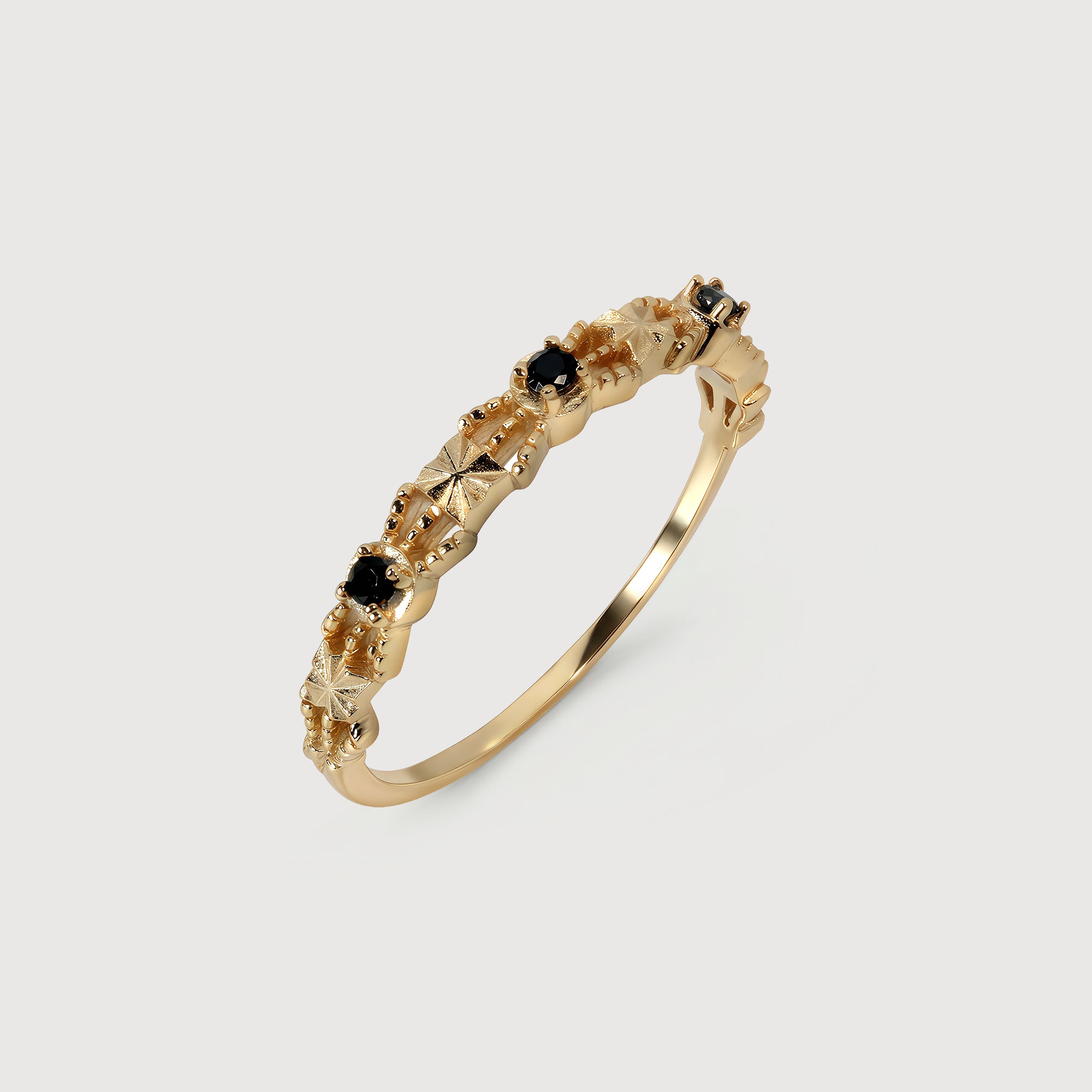 Anillo de espinela negra Nocturne