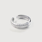 Anillo Abierto Texturizado de Circonitas