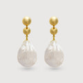 Aretes de oro en forma de lágrima
