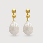 Aretes de oro en forma de lágrima