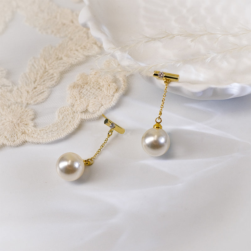 Stunning 18K Gold-Plated Pearl Drop Earrings with Diamond Accents: Your Go-To Glam!