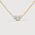 Elegante collar de circonitas de tres piedras