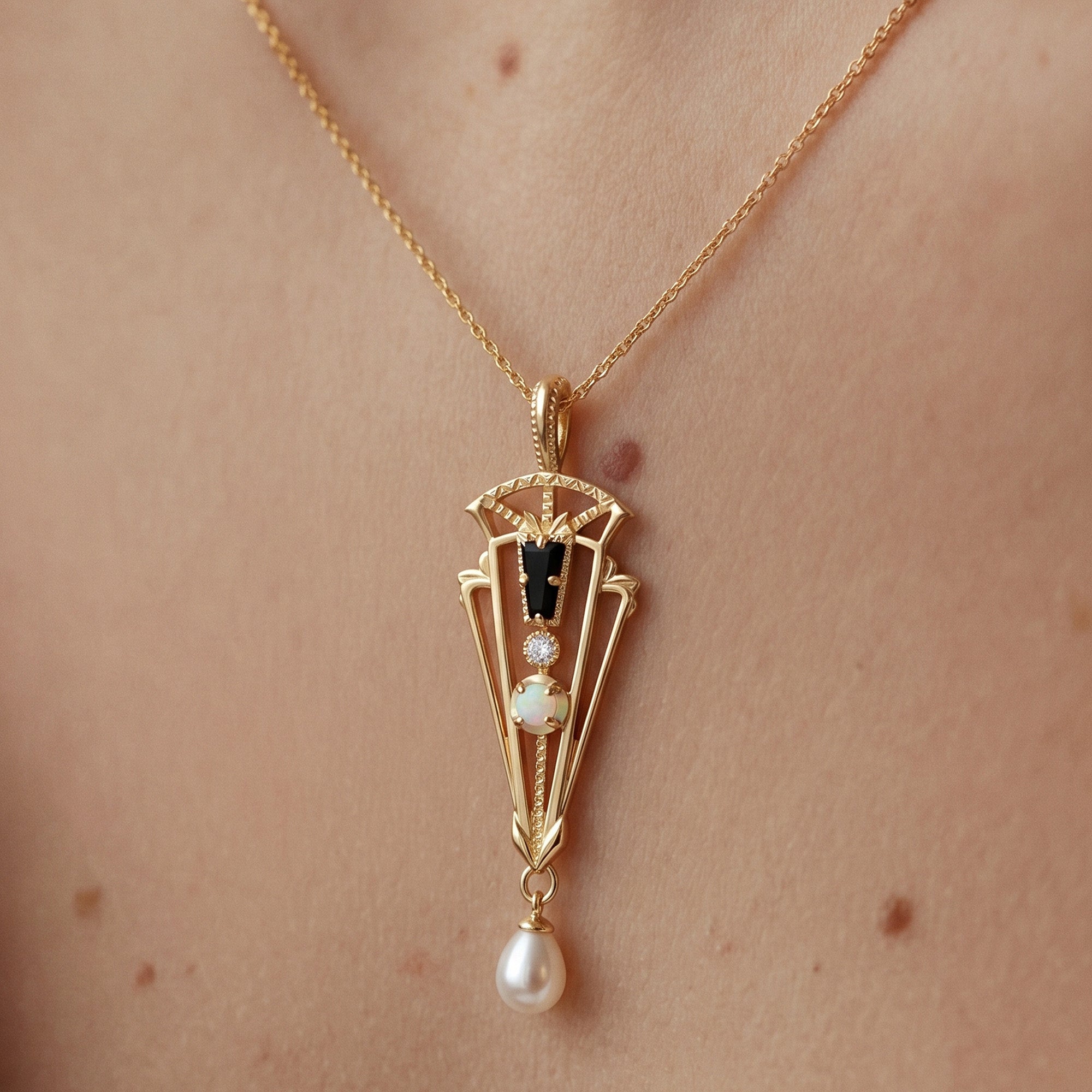 Lumiere Bar Necklace