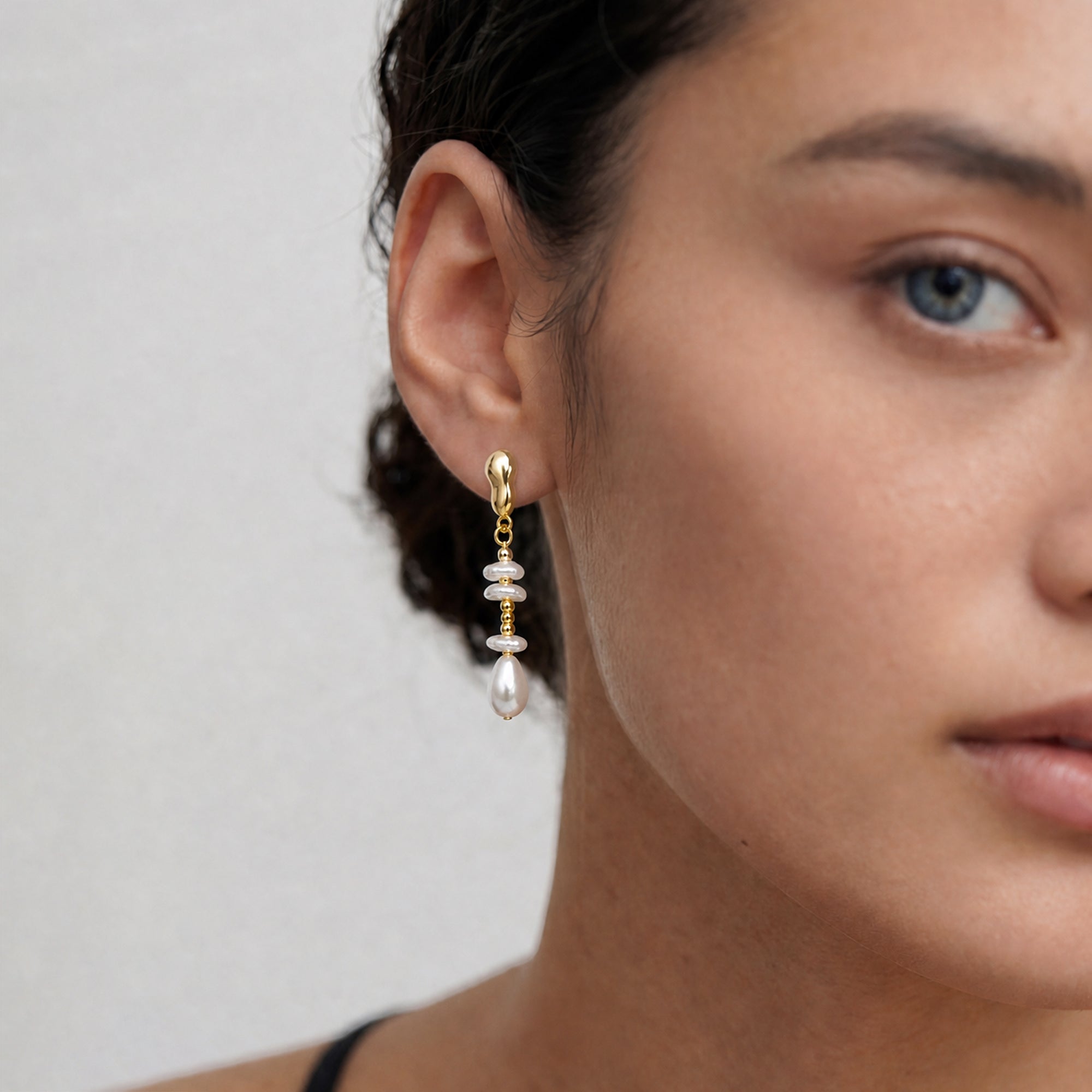 Orvela Pearl Earrings