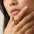 Anillo de ágata verdosa