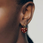 Pendientes de aro de corazón rojo
