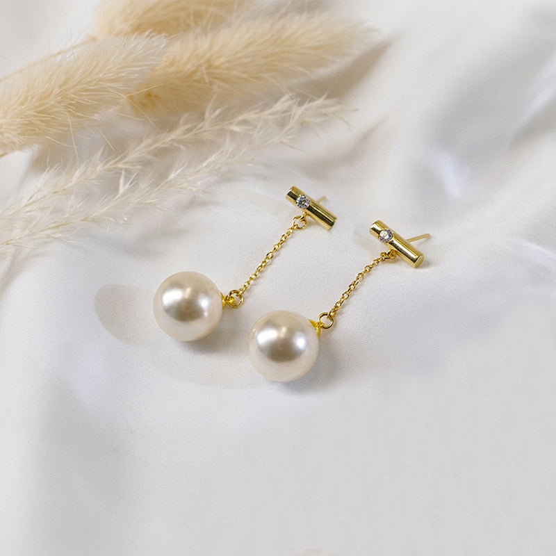 Stunning 18K Gold-Plated Pearl Drop Earrings with Diamond Accents: Your Go-To Glam!