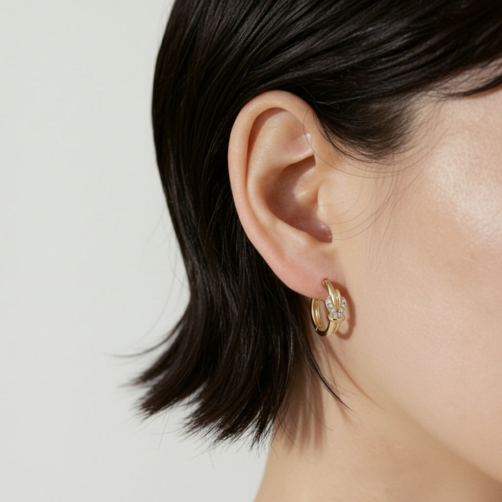 Pendientes Huggie de Corona