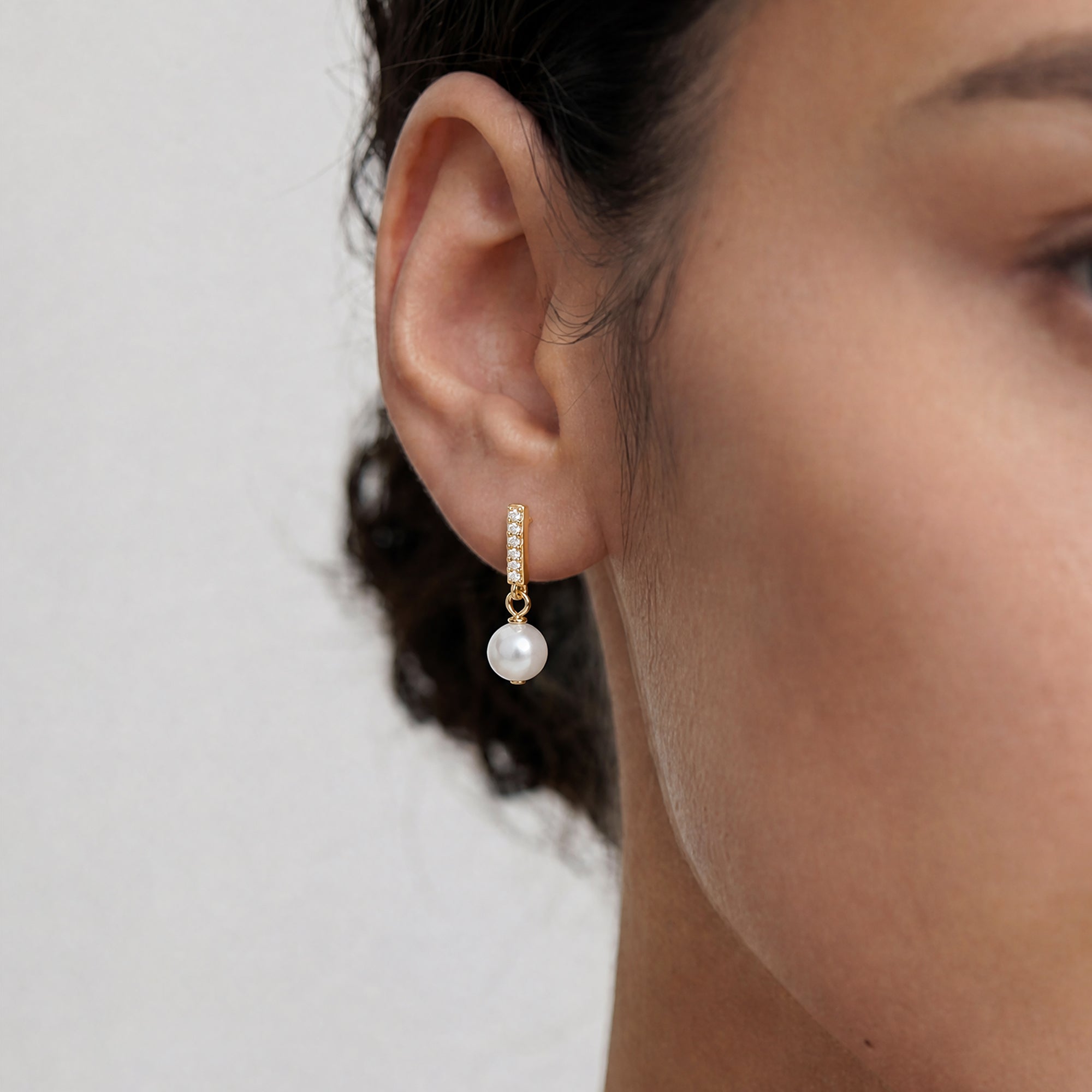 Vela Pearl Earrings