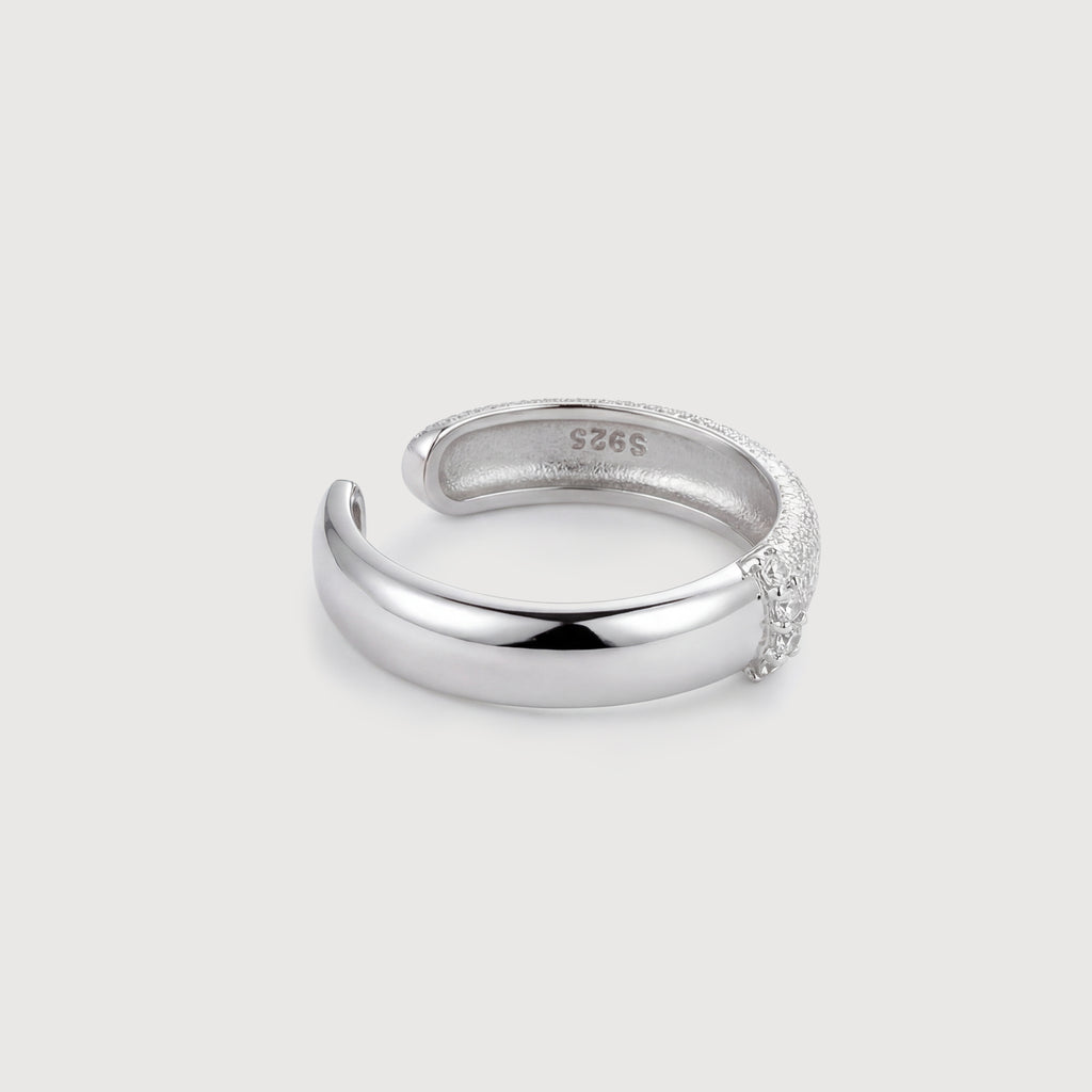 Anillo Abierto Texturizado de Circonitas