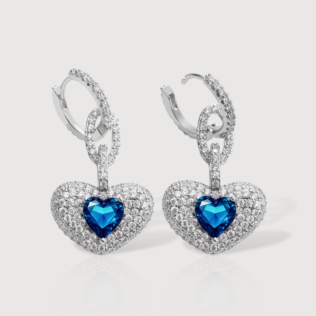 Pendientes de gota de corazón con circonita azul elegante