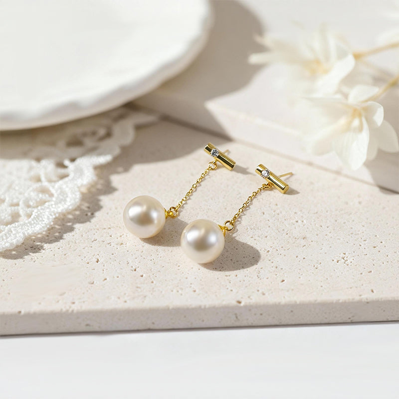 Stunning 18K Gold-Plated Pearl Drop Earrings with Diamond Accents: Your Go-To Glam!