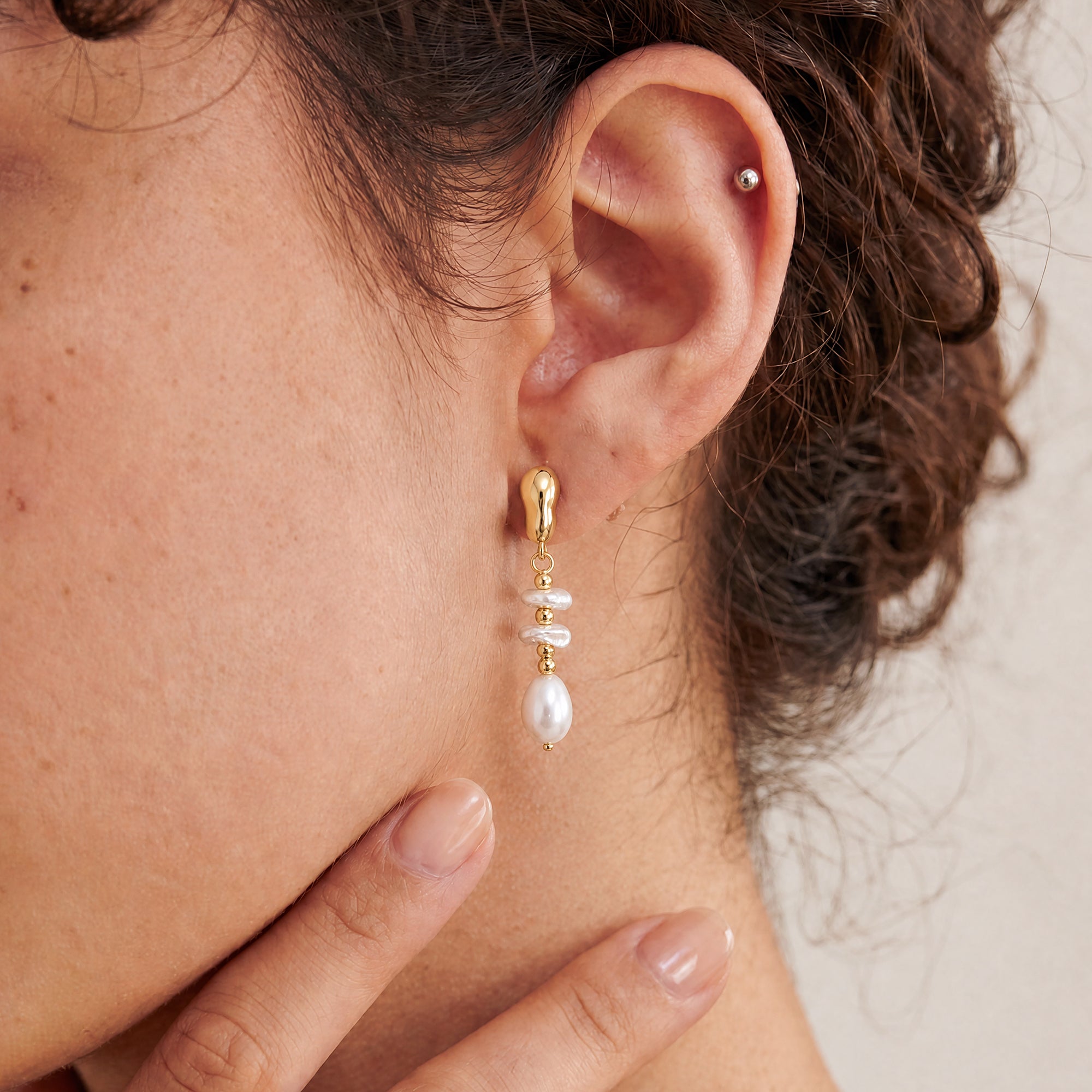 Orvela Pearl Earrings