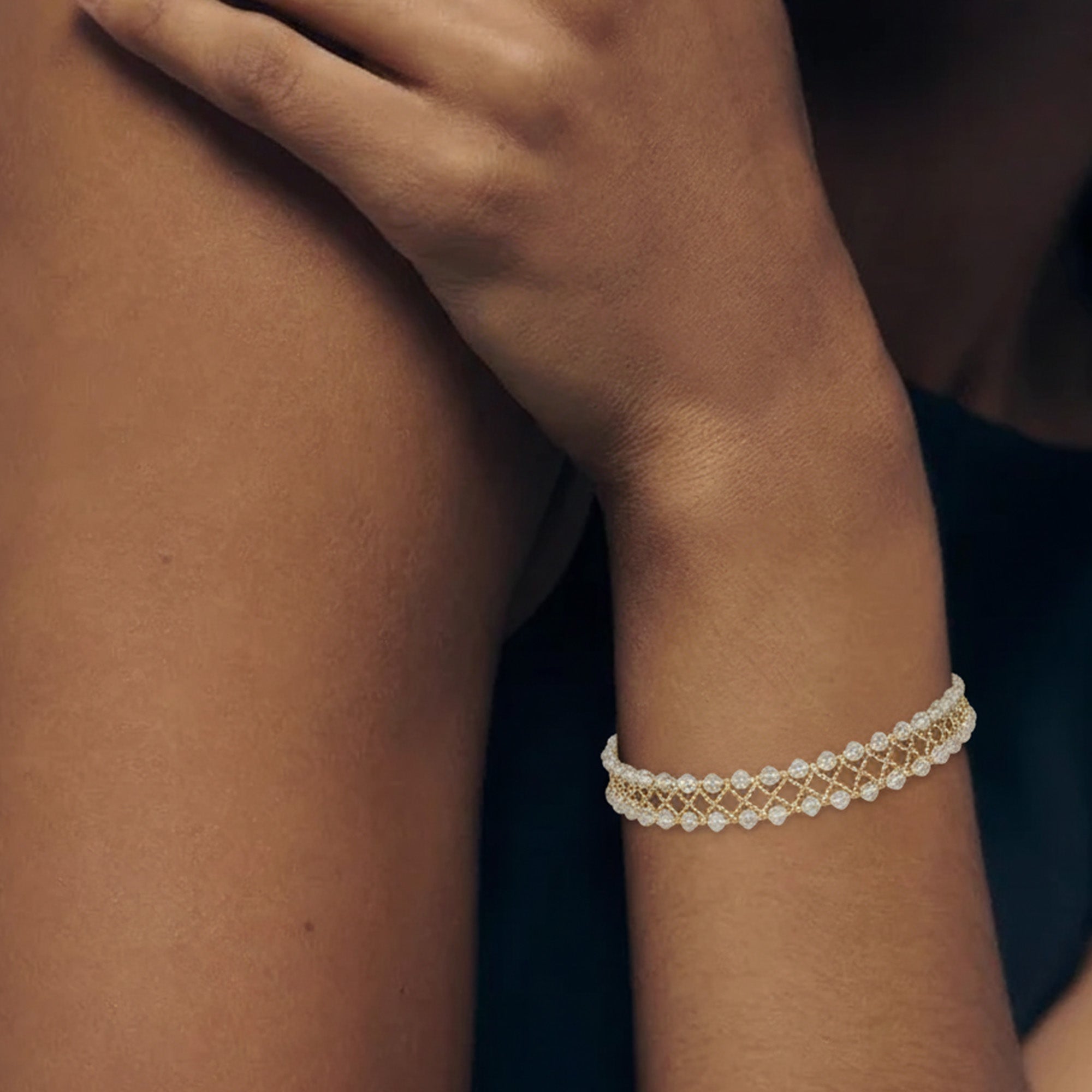 Pulsera de barra de oro y circonitas cúbicas