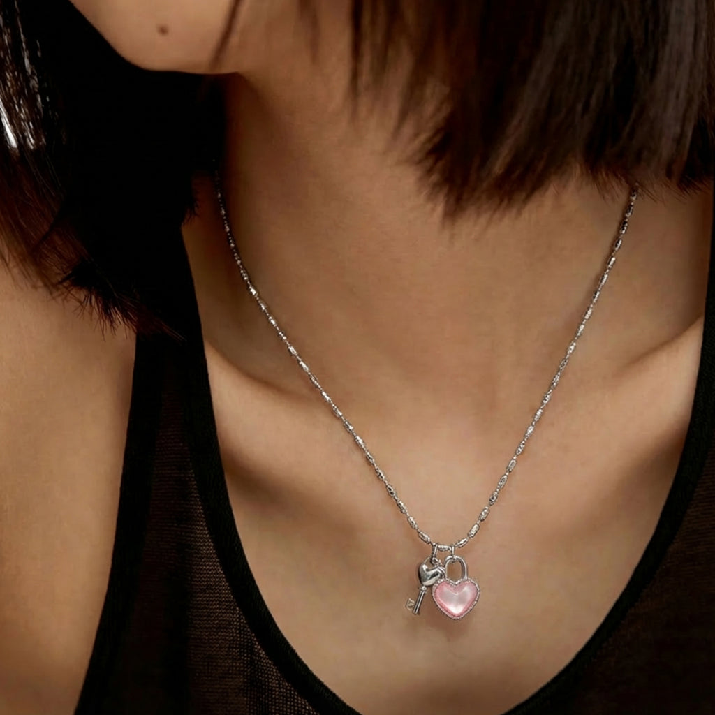 Collar con Dije de Candado en Forma de Corazón