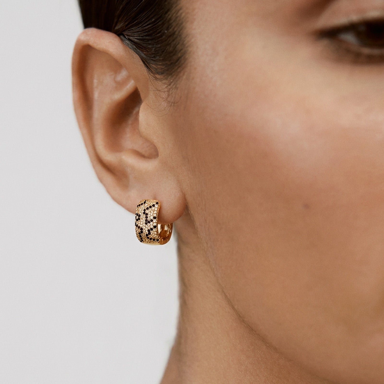 Pendientes Pequeños con Pavé de Leopardo
