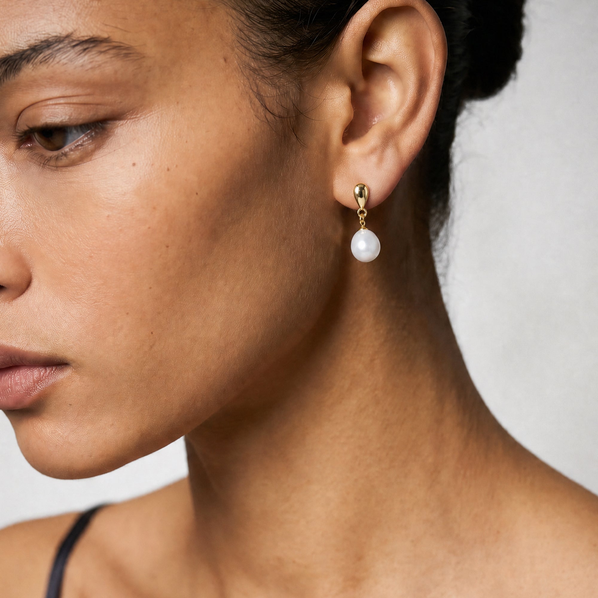 Velora Pearl Earrings