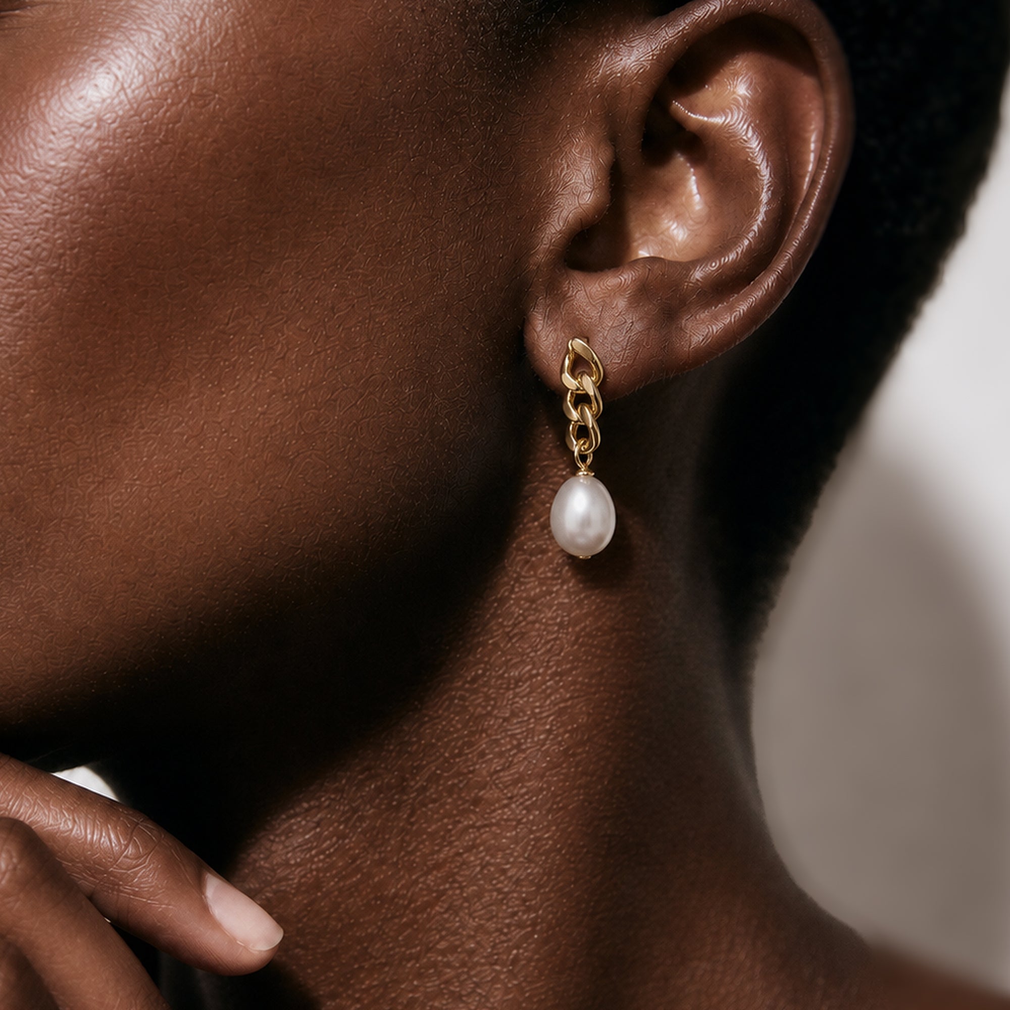Calista Chain Pearl Drops