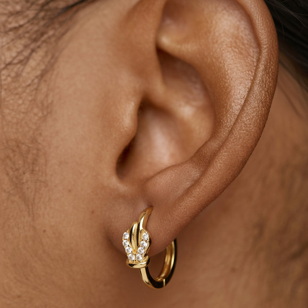 Pendientes Huggie de Corona