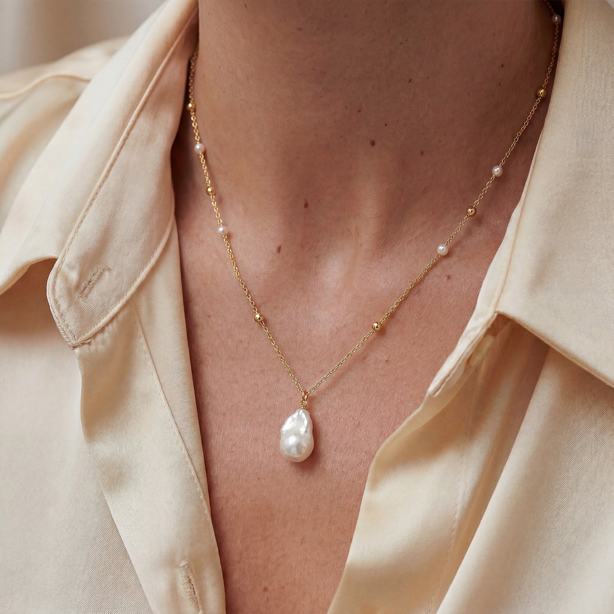 Maris Pearl Necklace